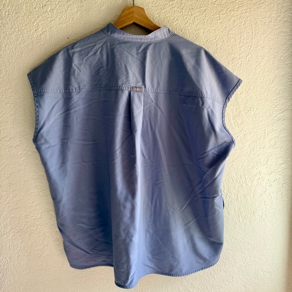 Figs Technical Collection Blue-Gray Sleeveless Scrub Shirt Mens Size XL - Picture 2 of 7